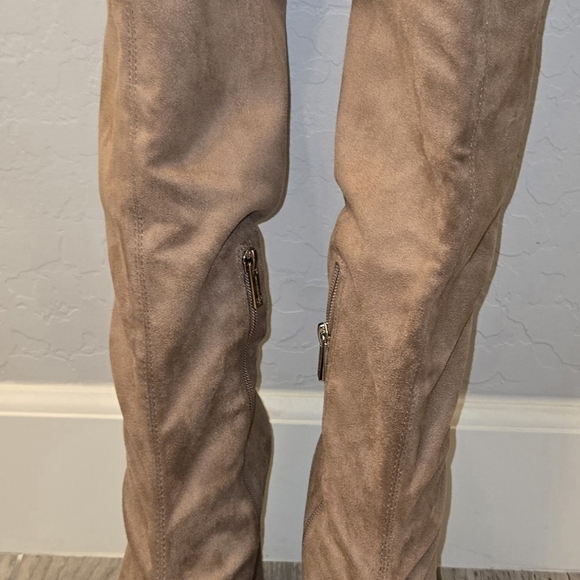 Jessica Simpson Daniyah Knee High Platform Boot Size: 10 - Picture 3 of 11